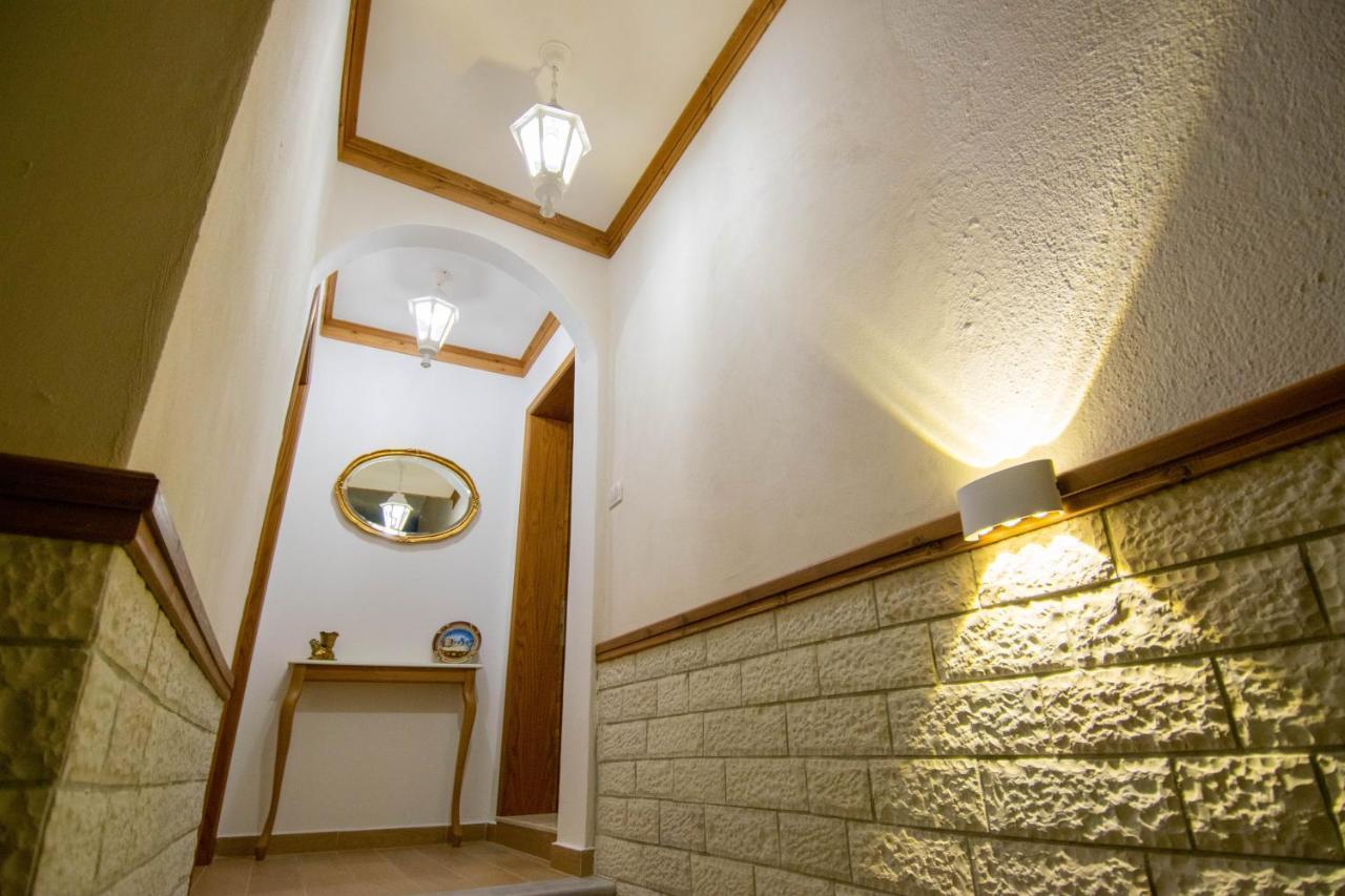 Te Kalaja Rooms ジロカストラ エクステリア 写真