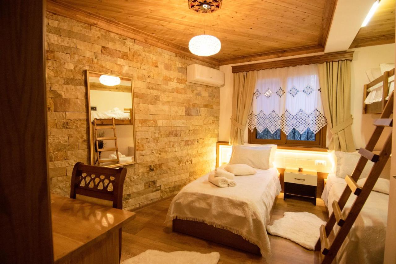 Te Kalaja Rooms ジロカストラ エクステリア 写真