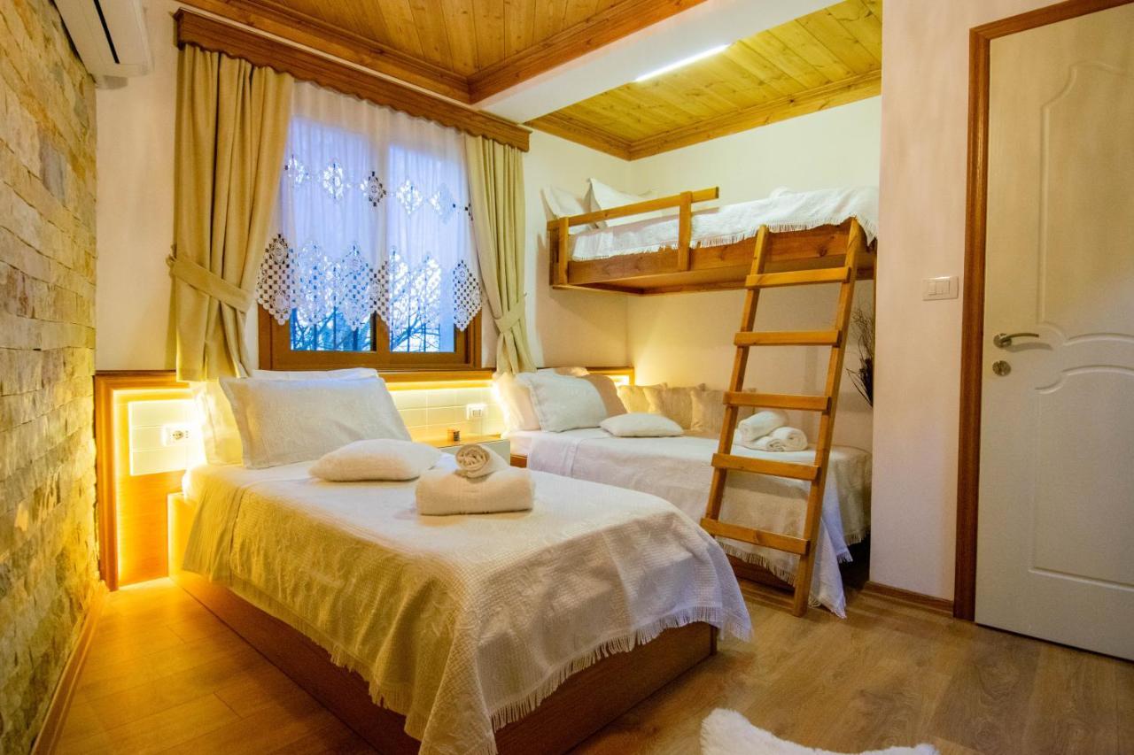 Te Kalaja Rooms ジロカストラ エクステリア 写真